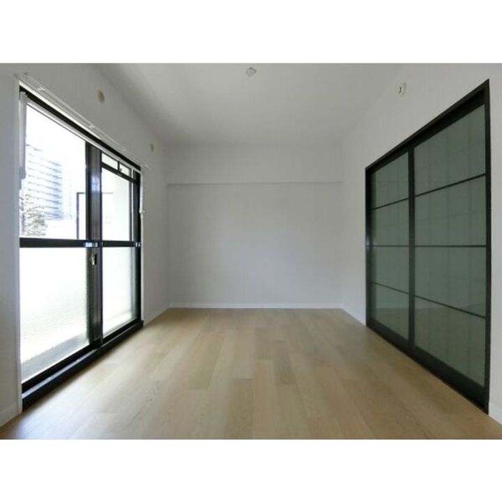 センチュリー中央102号の居間