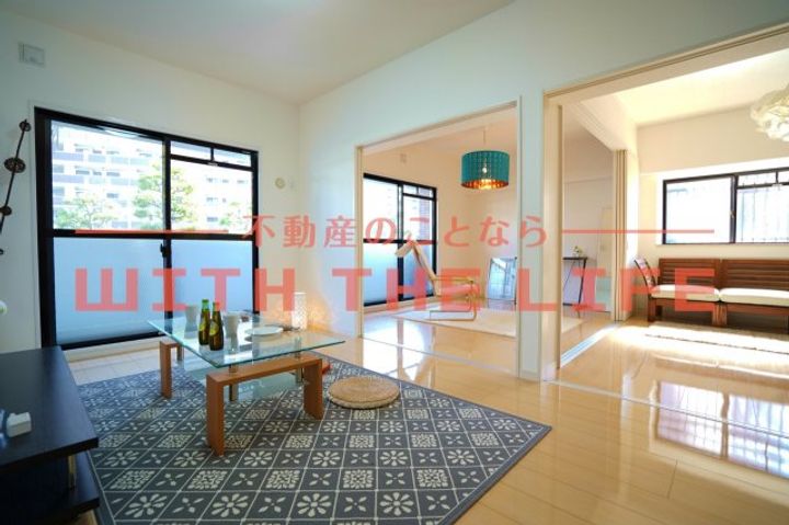 センチュリー中央102号の居間