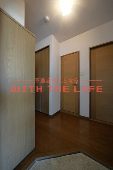 シャンポール303号の玄関