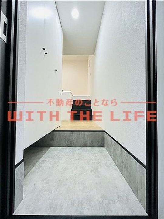 RENATUS CALERO(リナトゥス カレロ)C-103号の玄関