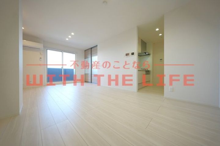 ELGRAND上津202号の居間