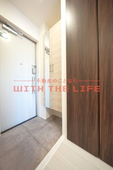 ELGRAND上津202号の玄関