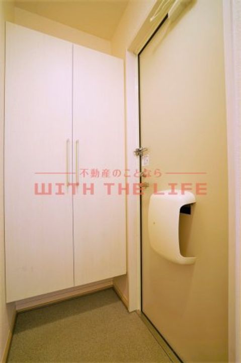 ラトンラヴールⅠ102号の玄関