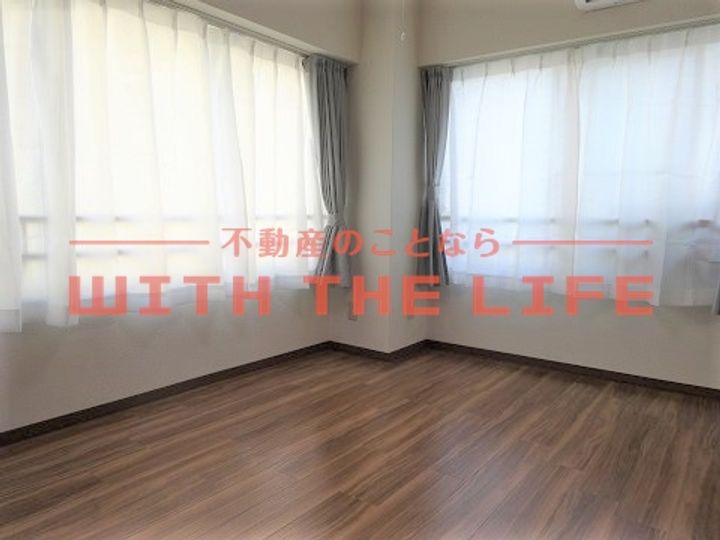 大手町ビル301号の居間