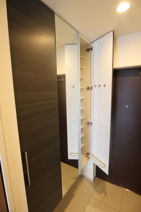アルファフレシア久留米駅前205号の玄関