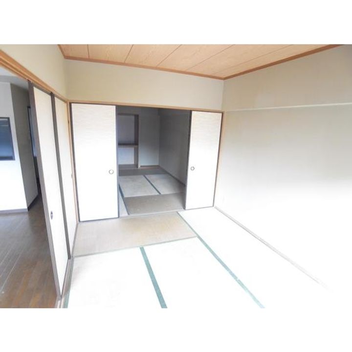 ルネッサ八女102号の寝室