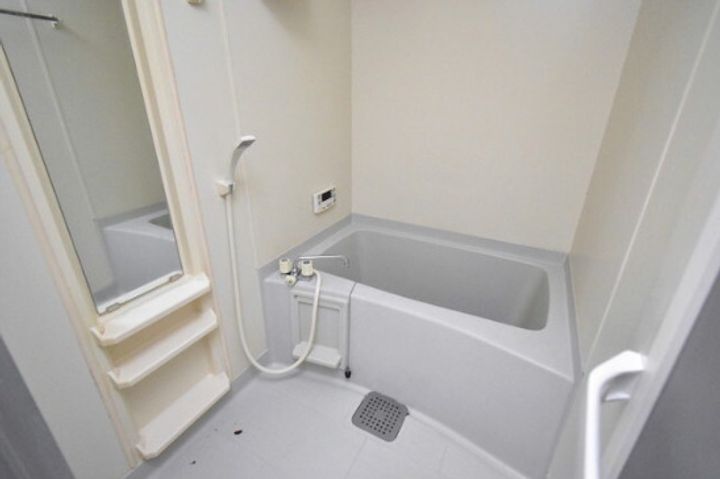 ルネッサ八女102号の風呂