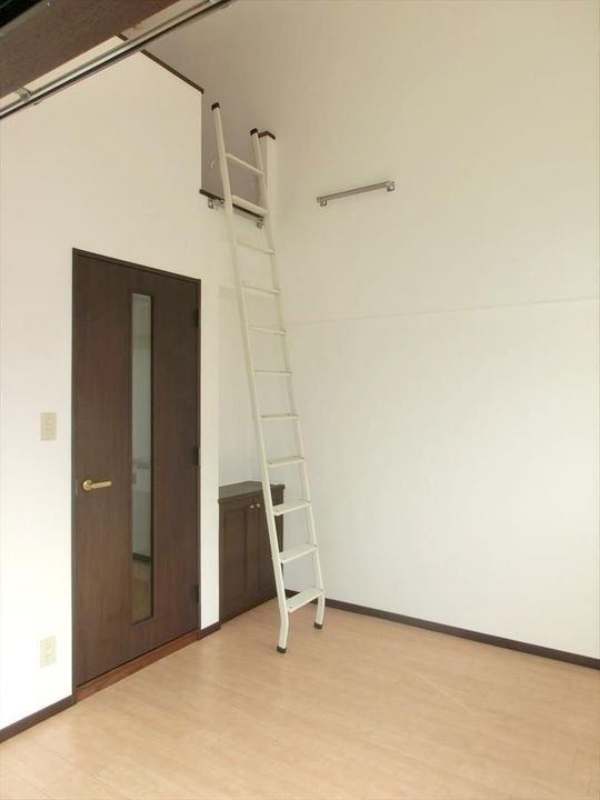VILLA MARY(ヴィラマリア)1301号の居間