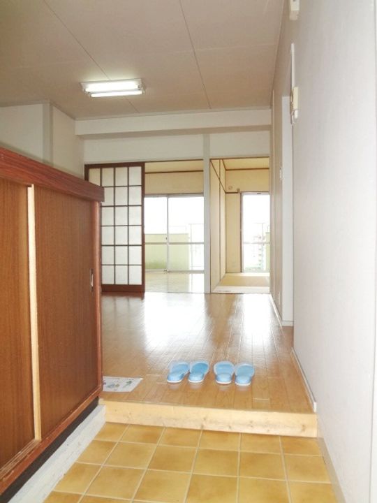 ベアーズマンション605号の玄関