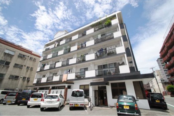 IT(アイティ)本町102号の外観