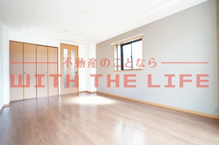 グランドールヒルズ101号の居間