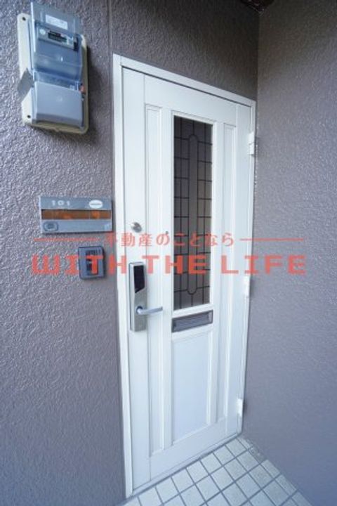 レジデンス21THC110号の玄関