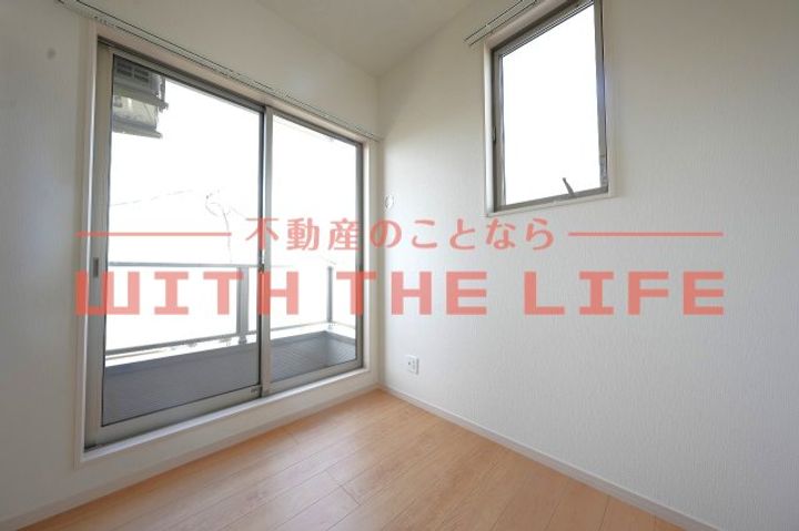 ポラリス野中町301号の居間