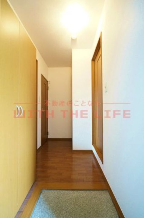 セジュール津福L106号の玄関