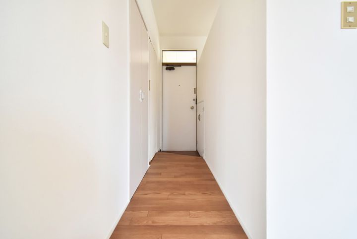 長門石ビレッジ207号の玄関