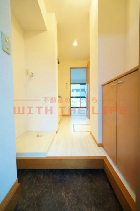 マーサジュネス207号の玄関