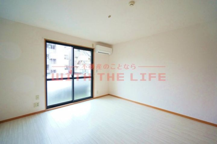 マーサジュネス207号の居間