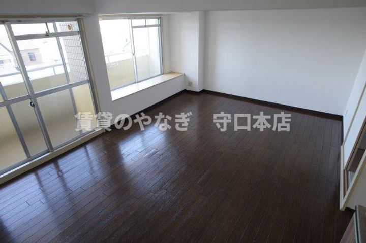 ブランドールMⅢの居間