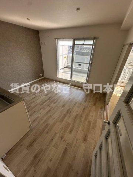 アペックスハイム守口403の居間