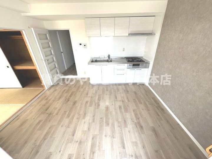 アペックスハイム守口403の居間