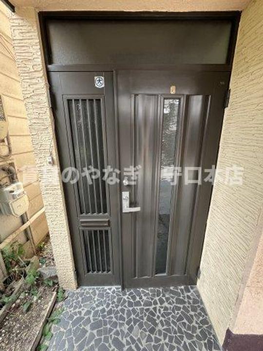 大阪府守口市八雲北町1丁目(一戸建)の賃貸物件の玄関