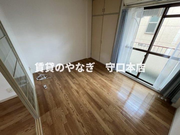 ディム向島302の居間