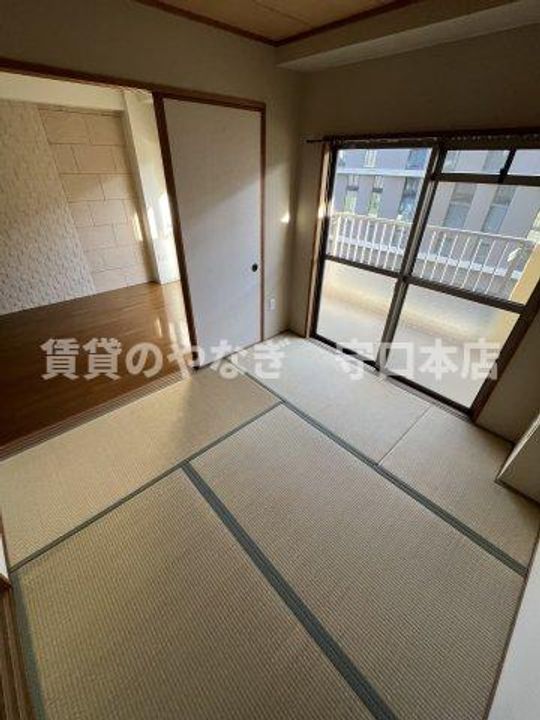 サンリスタ守口306号室の居間