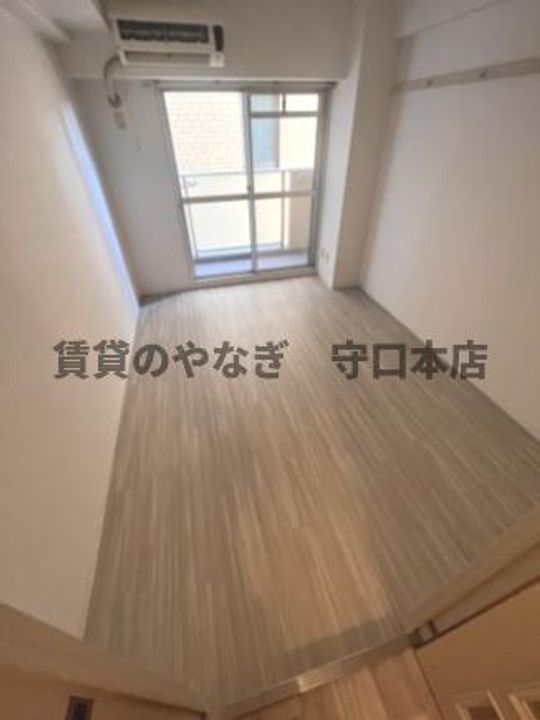 マルセビル503の居間