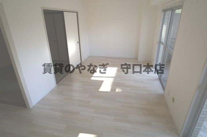 アイボリッチマンションの居間