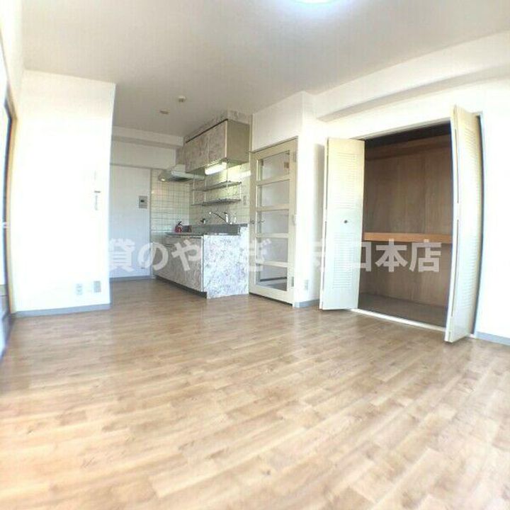 ブランドールMⅢ205の居間