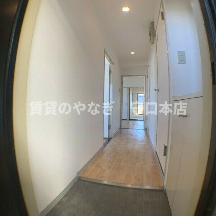 ブランドールMⅢ205の玄関