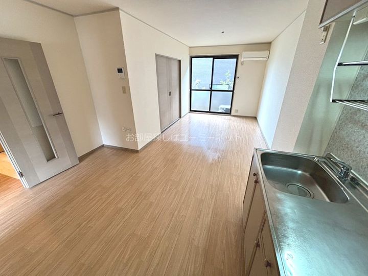 セジュール上野の居間