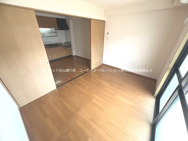 Hills光の森の居間