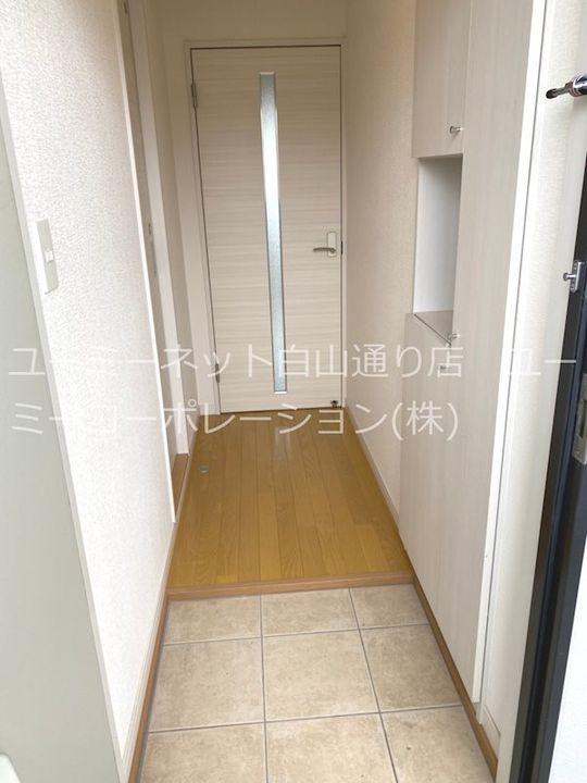 サンクチュアリ古町402の玄関