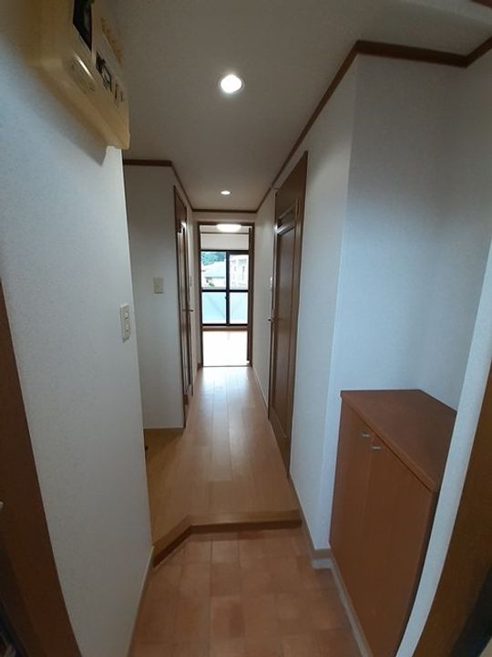 ジュネス黒髪の玄関