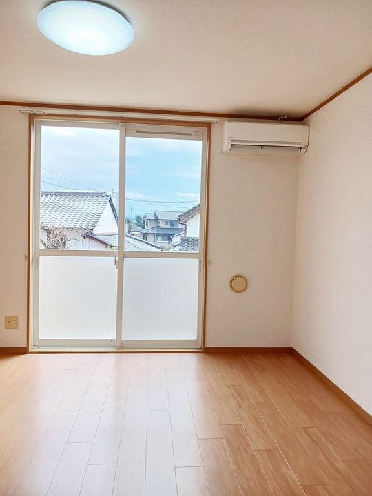 ニュー・フラワーB棟の居間