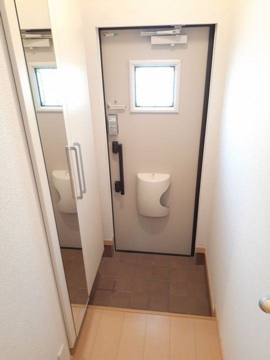 プリートBの玄関