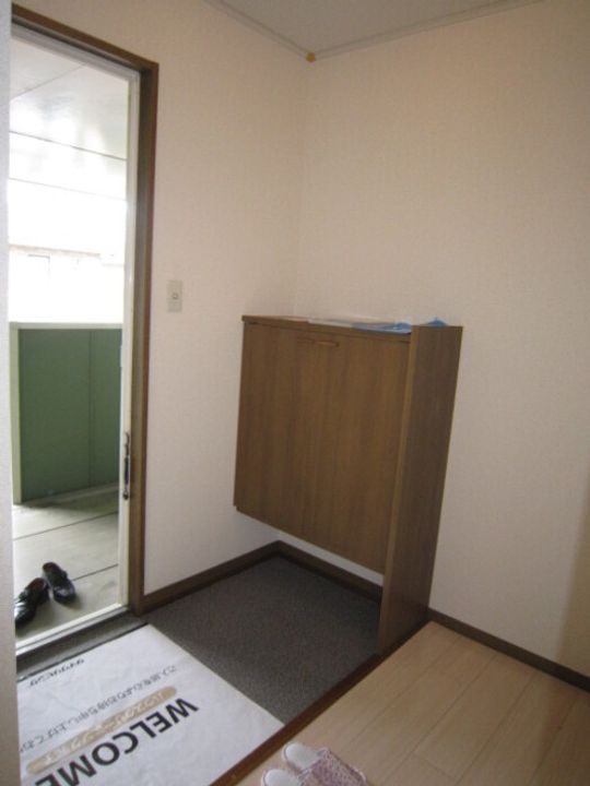 プレミール C棟の玄関