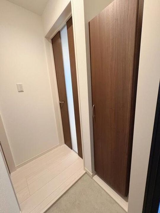 メゾンクレール長嶺南の玄関