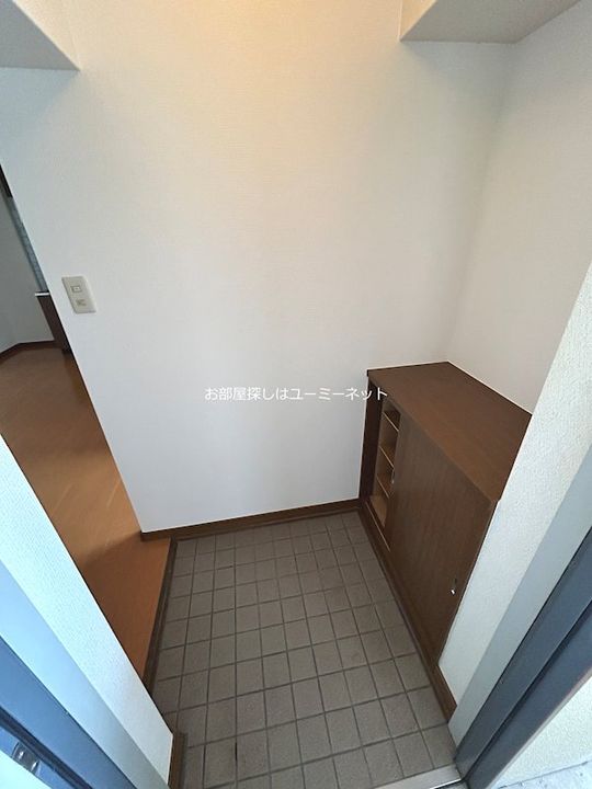 ビューヒルズ303の玄関