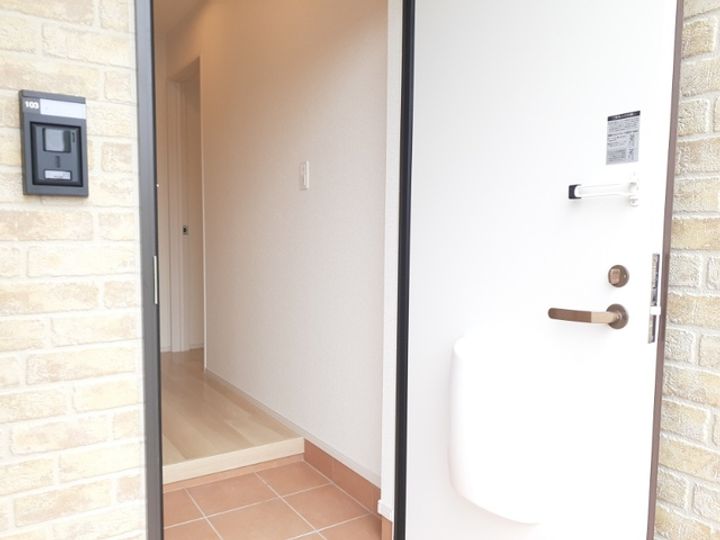 イーグルコートIIの玄関