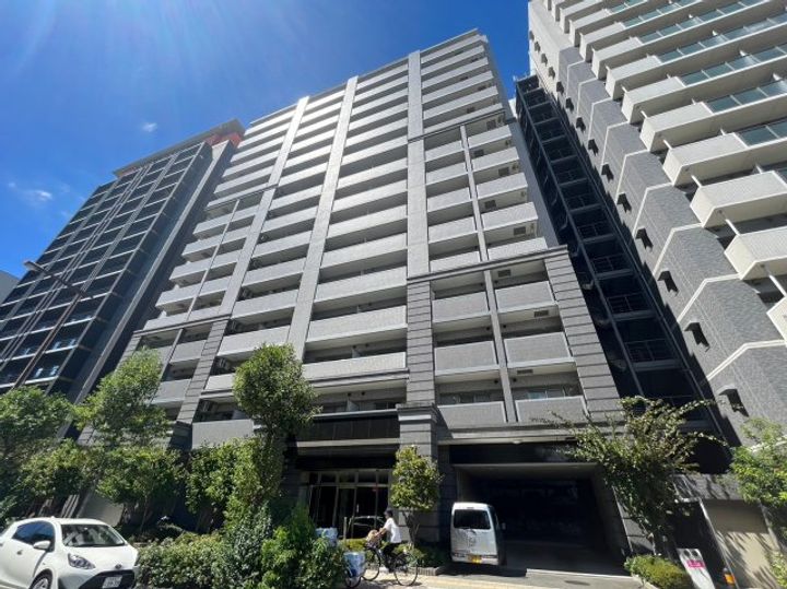 グランルクレ新大阪の外観