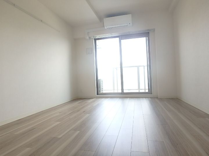 ディームス江坂の居間