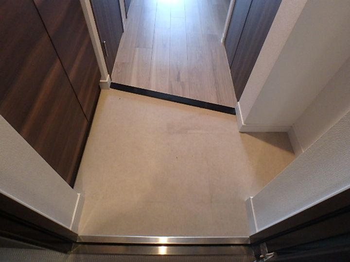 ディームス江坂の玄関