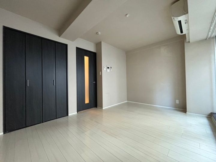 プレリエ江坂の居間