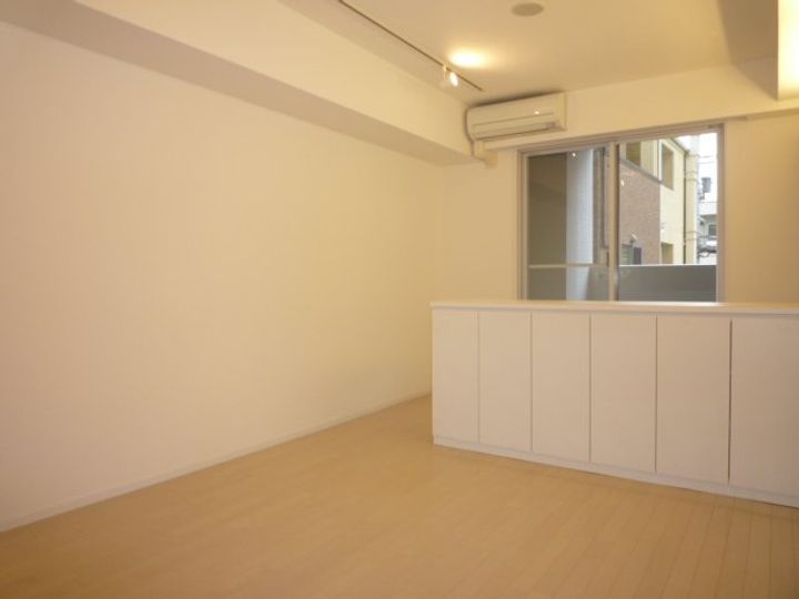 デュオン新大阪レジデンスの居間