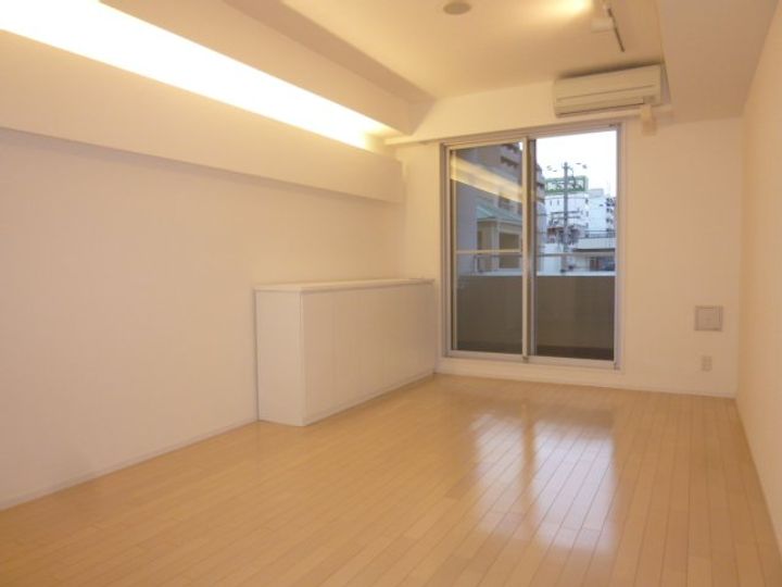 デュオン新大阪レジデンスの寝室