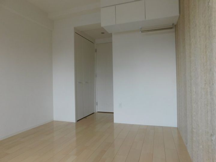 セレニテ新大阪カルムの寝室