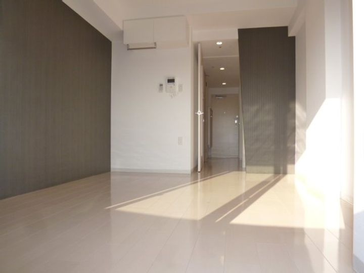 セレニテ新大阪弐番館の居間