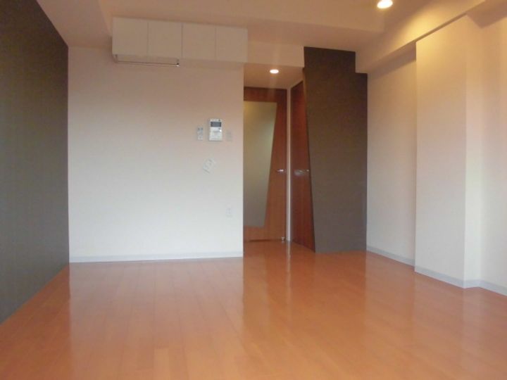 セレニテ新大阪弐番館の居間